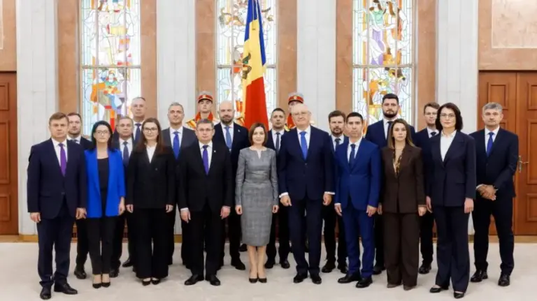 The new government program respects neutrality and promises an army capable of facing regional challenges