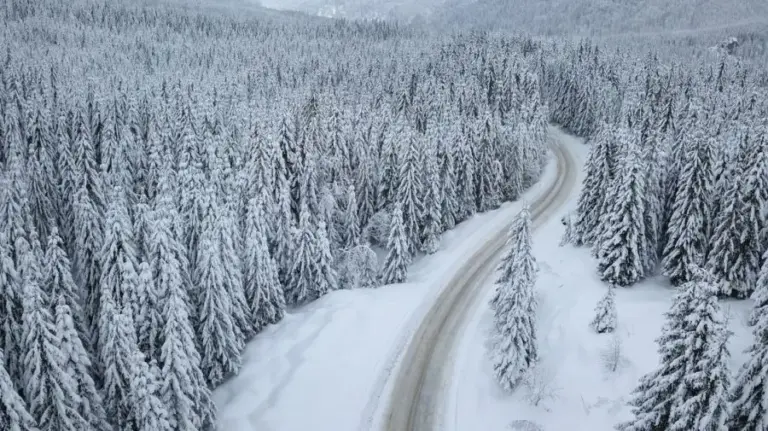 Attention, Moldovans going on vacation! Yellow code for snowstorms in Romania. The region where the snow cover is 1.4 m