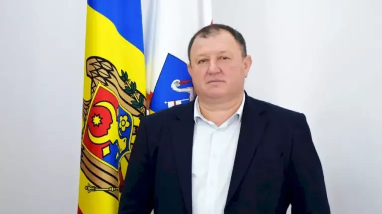 The vice mayor of Orhei District has been arrested on charges of kidnapping and threatening someone with a weapon. The Socialists claim this is an act of political pressure