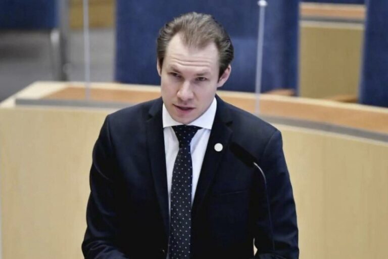 Democratic security begins at home. Op-ed by Markus Wiechel