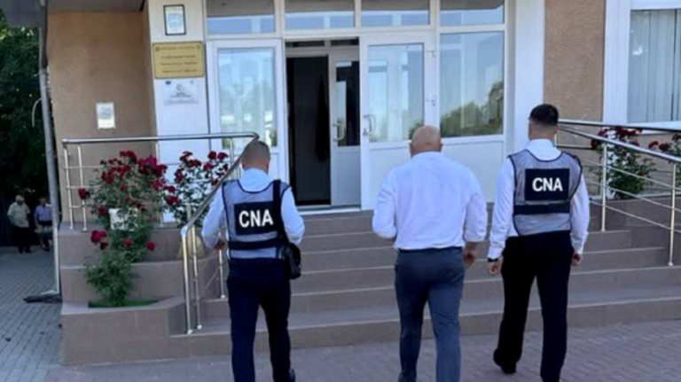 Investigations in Taraclia. The district president and two others are accused of rigging bids