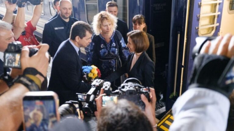 President Maia Sandu Visits Kyiv for Ukraine Statehood Day and Regional Summit