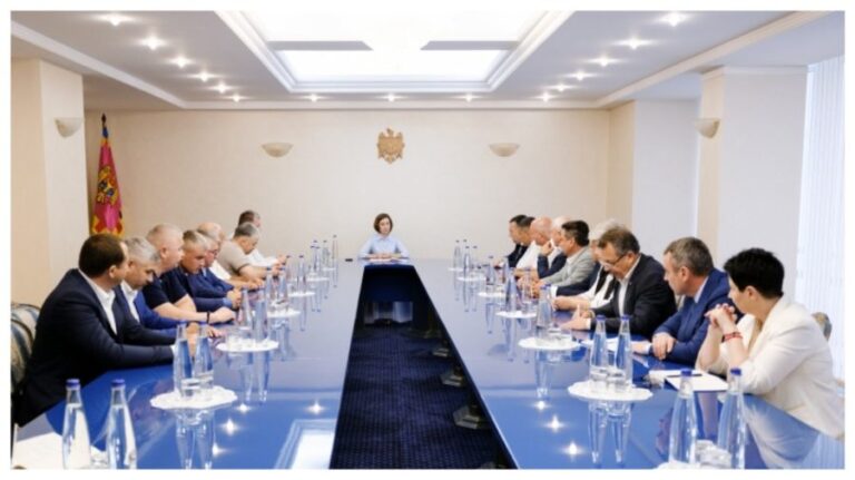 Maia Sandu Discusses Gagauzia Election Rules with Regional Assembly Members