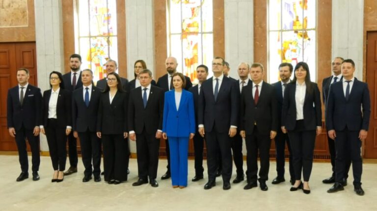 Tofan Government Sworn In as Maia Sandu Urges Focus on EU Integration and Reforms