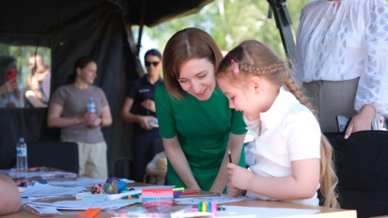 Maia Sandu Invites Children to Share Their Summer Reading Experiences